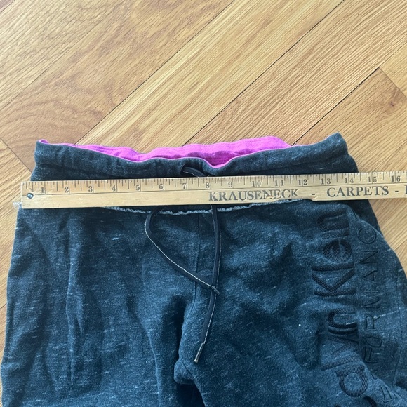 Calvin Klein performance sweatpant/leggings. Size small - Picture 5 of 6